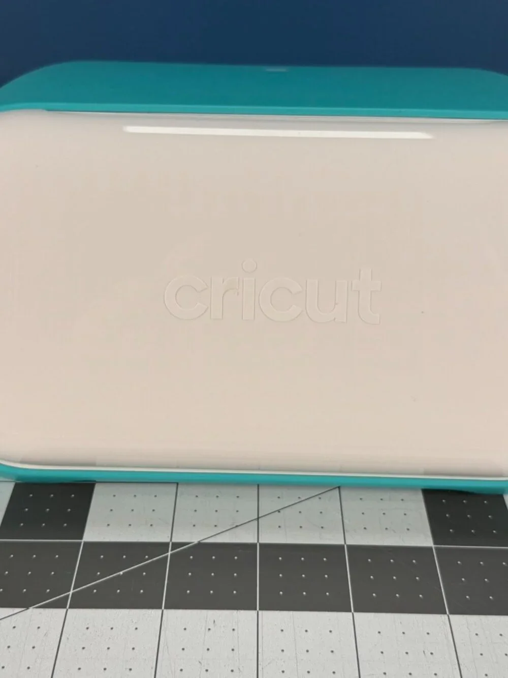 Cricut Joy Smart Machine Crafting Bundle + Tools & Vinyl